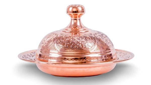 Gün Doğumu Parlaklığında Bakır Tabak